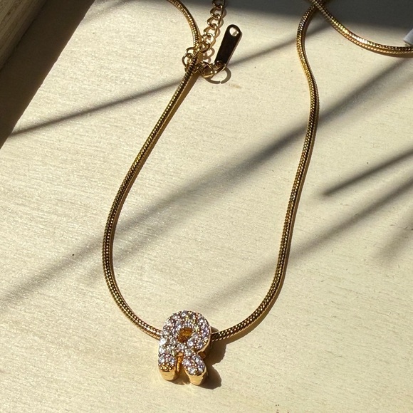 -K- Crystal Initial Letter Pendant Necklace Waterproof Gold letter——K - Picture 7 of 7